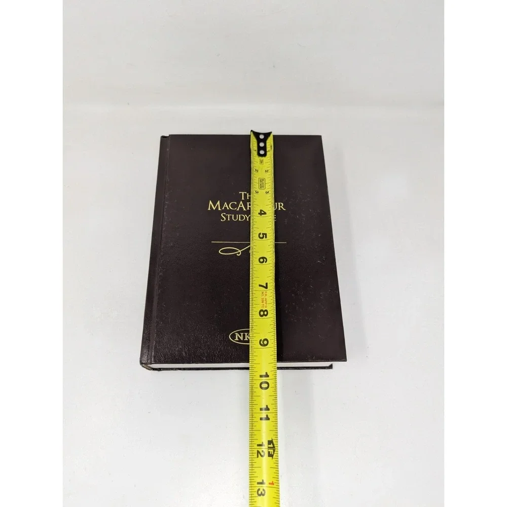 MacArthur Study Bible NKJV by John‎ MacArthur 1997 Hardcover Vintage 90s Revised